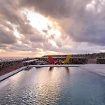 Avan Luxury Villa