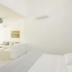 Avan Luxury *