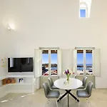 Avan Luxury * Pýrgos
