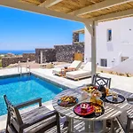 Avan Luxury Villa Pýrgos